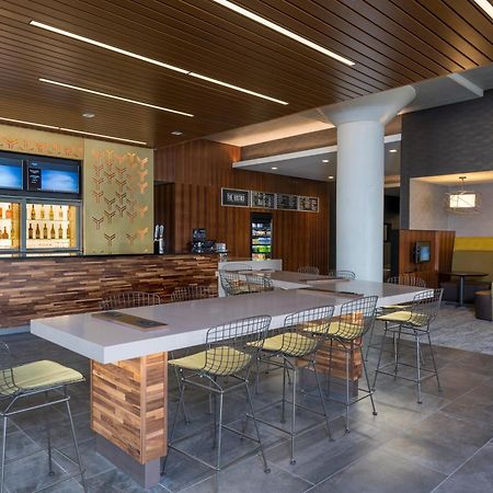 Courtyard By Marriott Waterloo Cedar Falls Buitenkant foto
