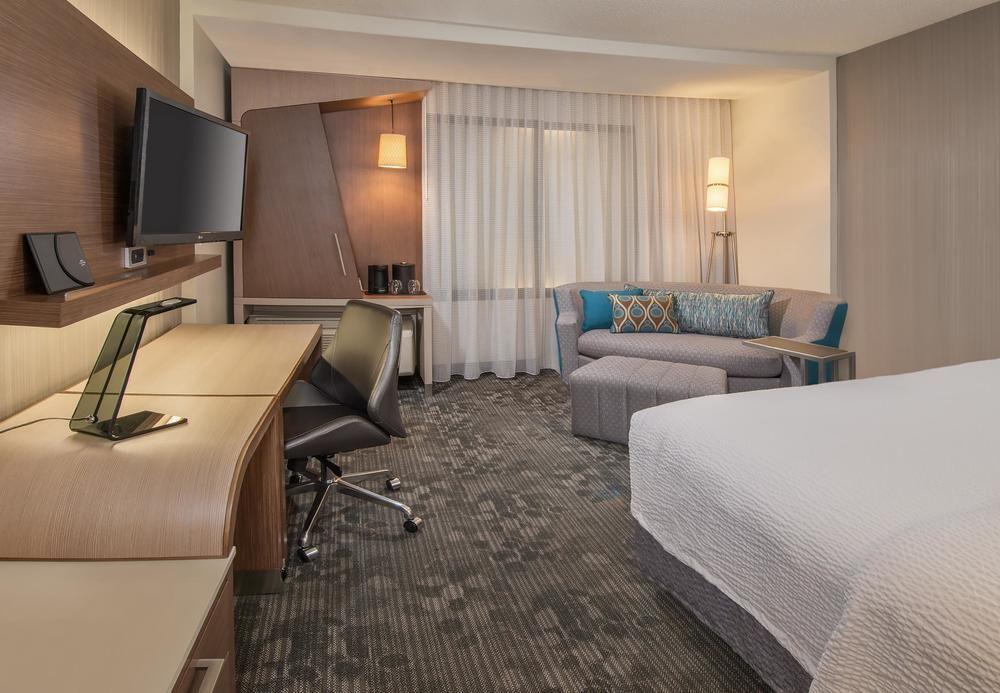 Courtyard By Marriott Waterloo Cedar Falls Buitenkant foto