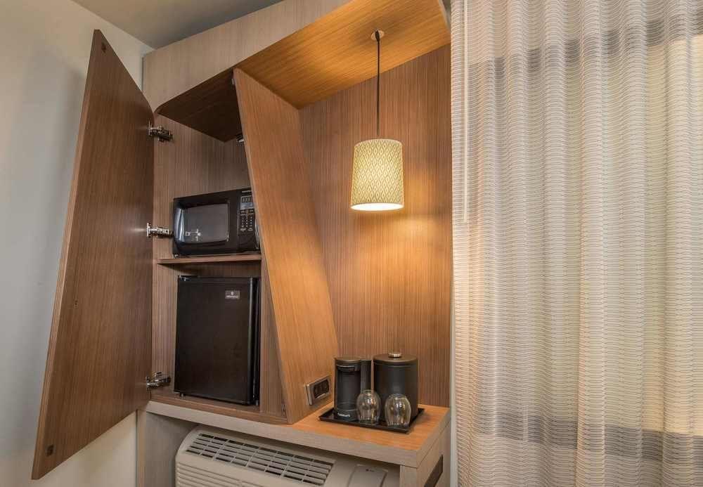 Courtyard By Marriott Waterloo Cedar Falls Buitenkant foto