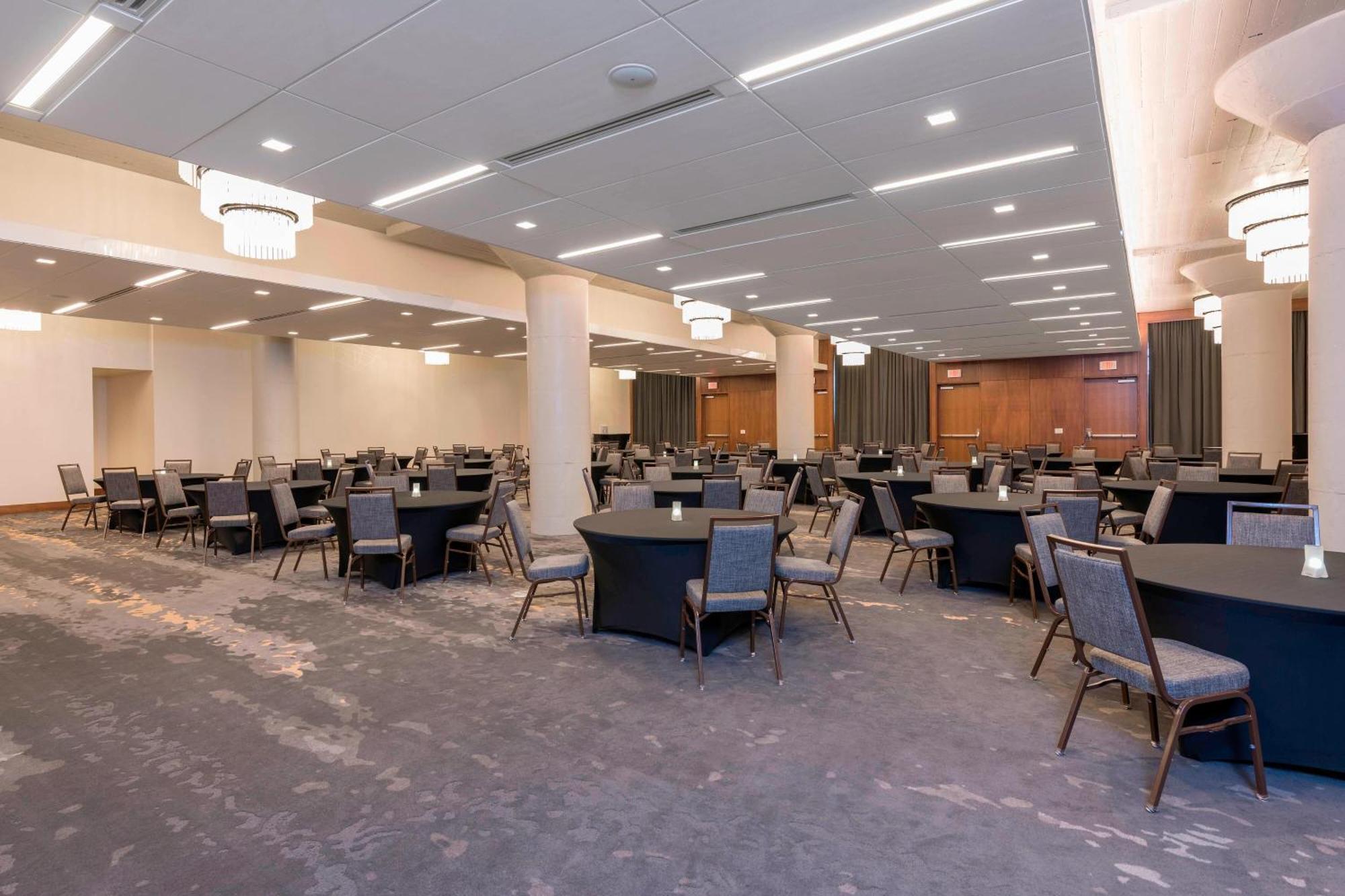 Courtyard By Marriott Waterloo Cedar Falls Buitenkant foto