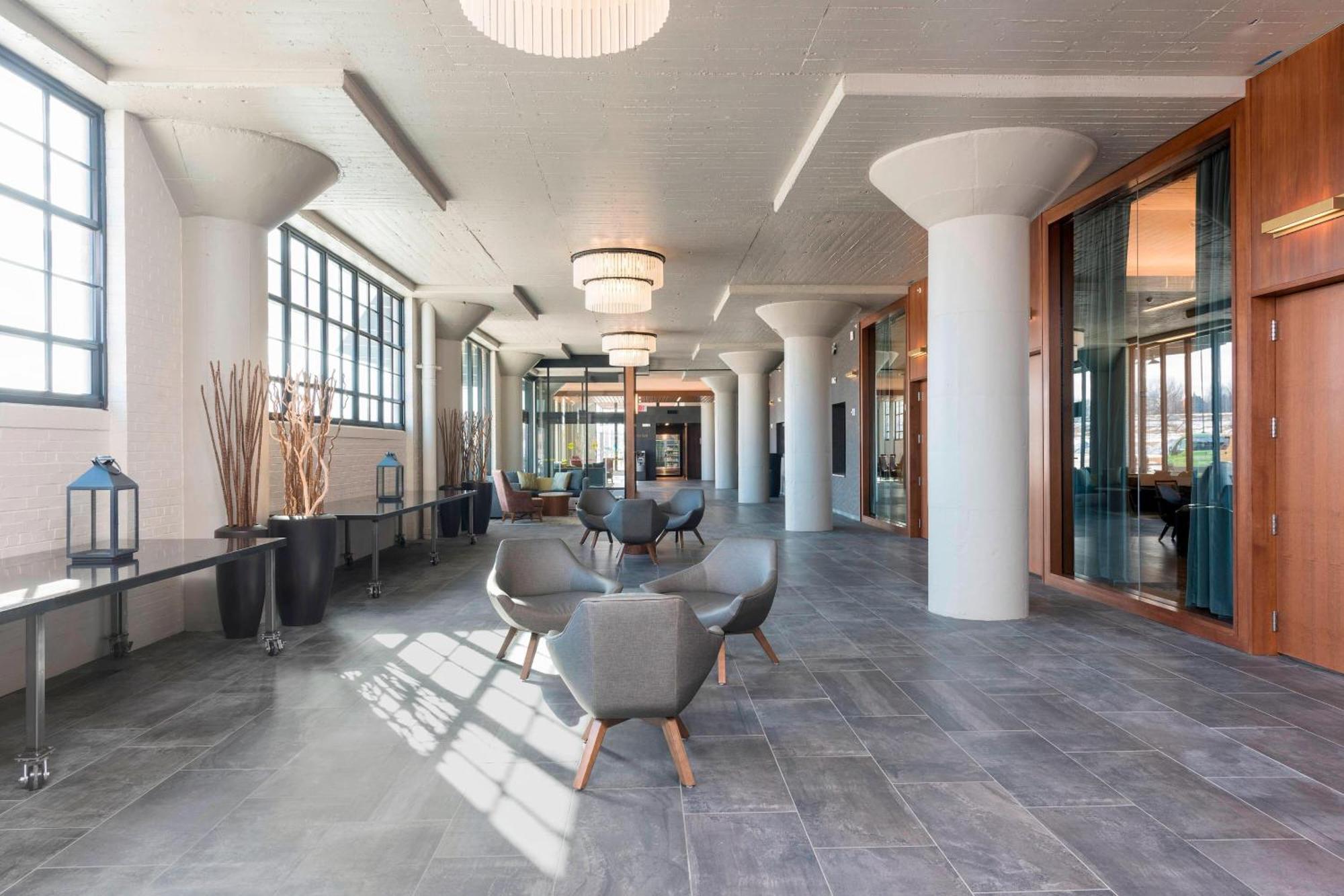Courtyard By Marriott Waterloo Cedar Falls Buitenkant foto