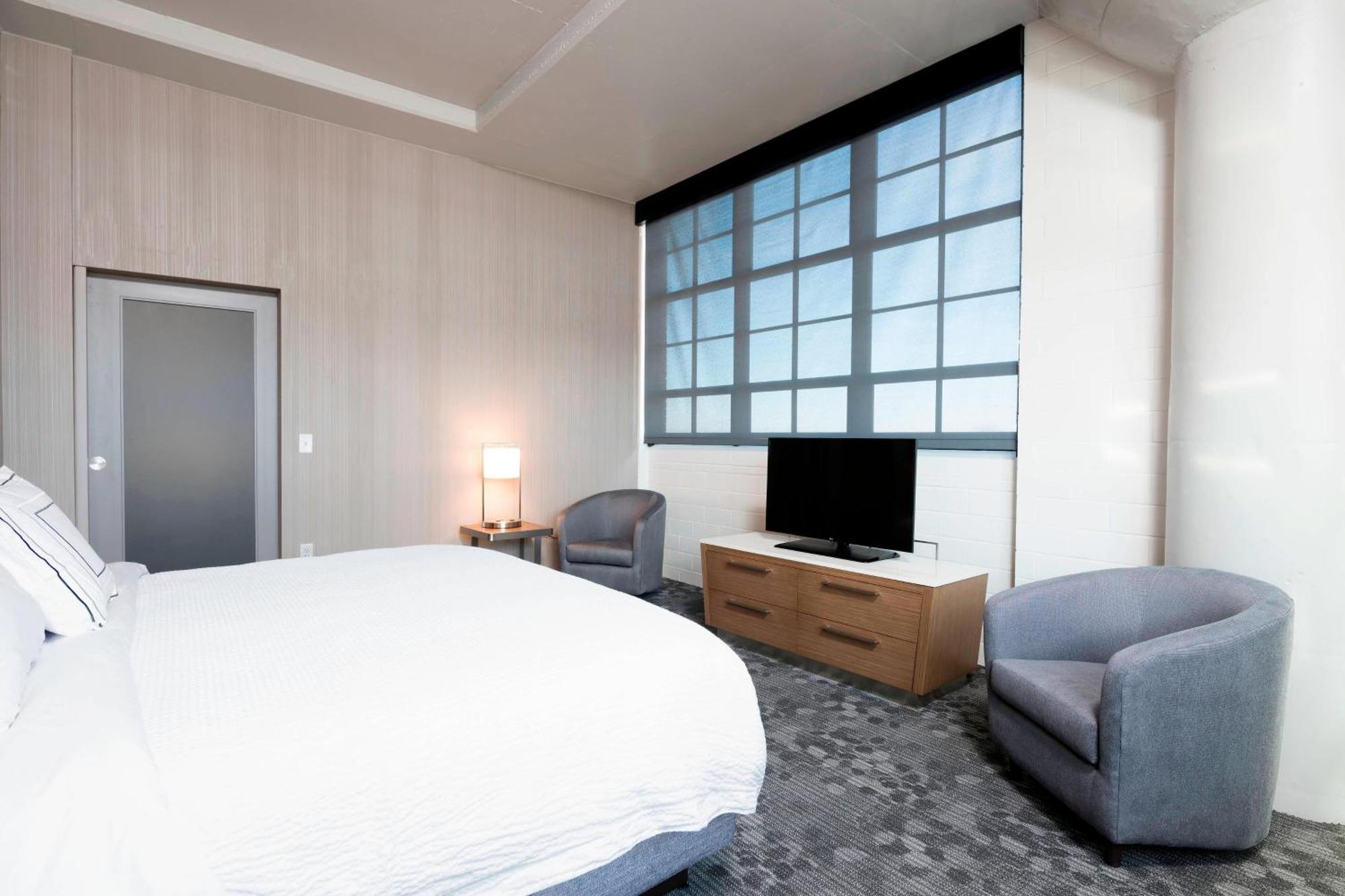 Courtyard By Marriott Waterloo Cedar Falls Buitenkant foto