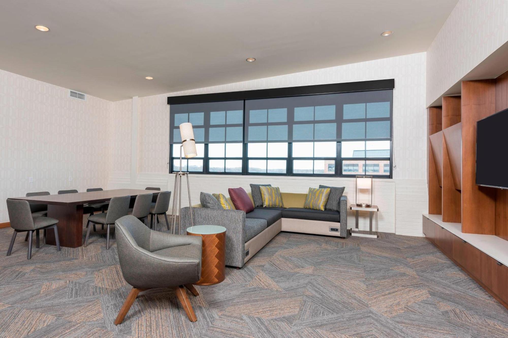 Courtyard By Marriott Waterloo Cedar Falls Buitenkant foto